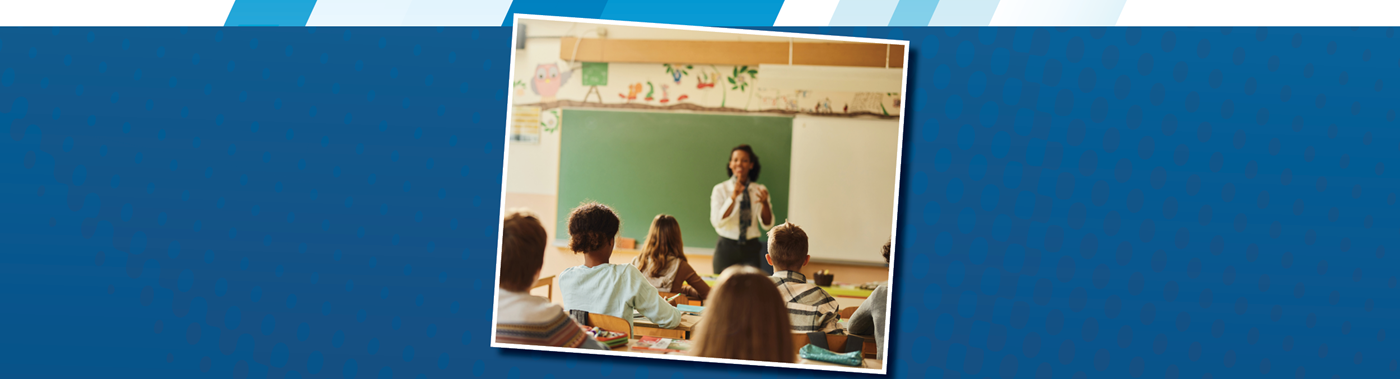 teacher talking to a classroom full of students