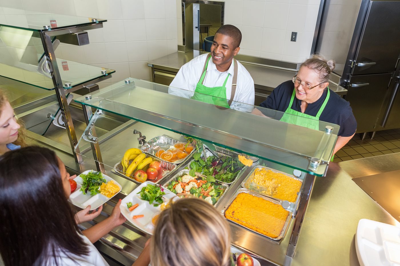 Students choosing healthy food